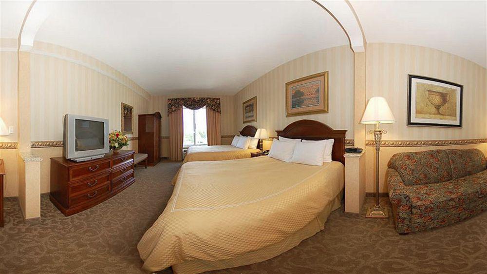 Doubletree By Hilton Nanuet Hotel Ngoại thất bức ảnh